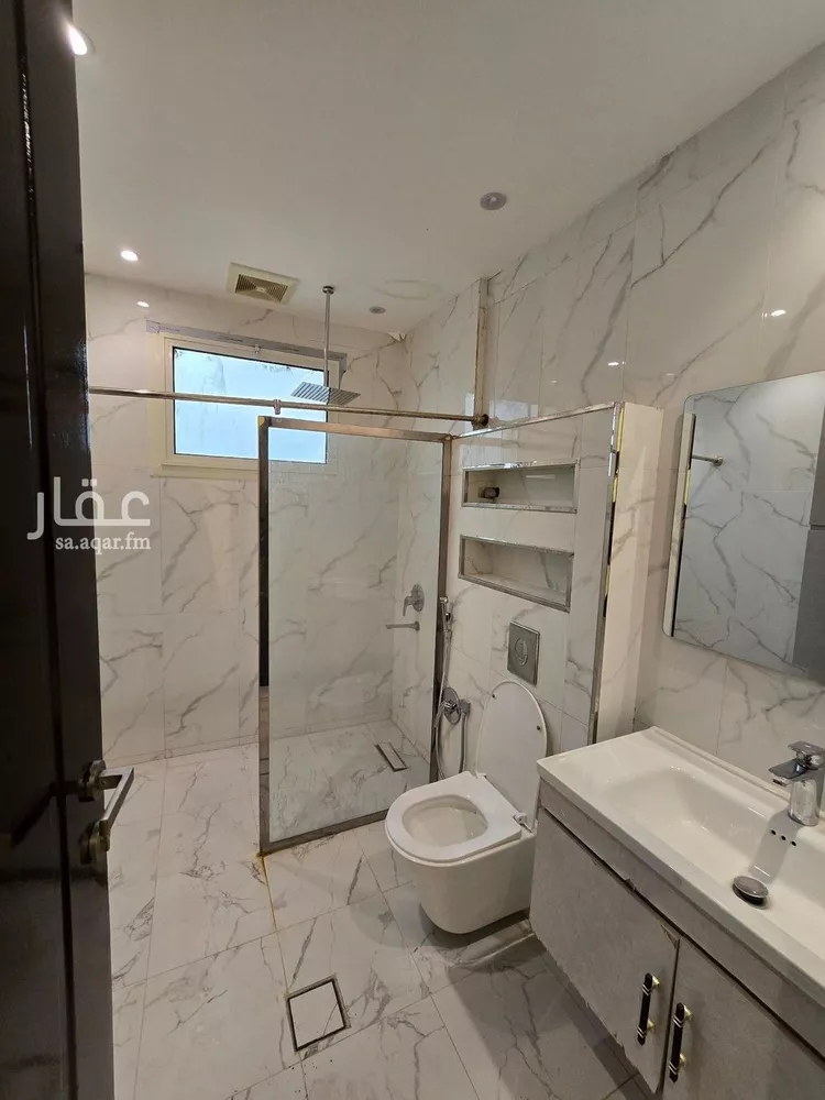 فيلا للإيجار في شارع رقم 68, حي الياسمين, مدينة الرياض, منطقة الرياض صورة 3