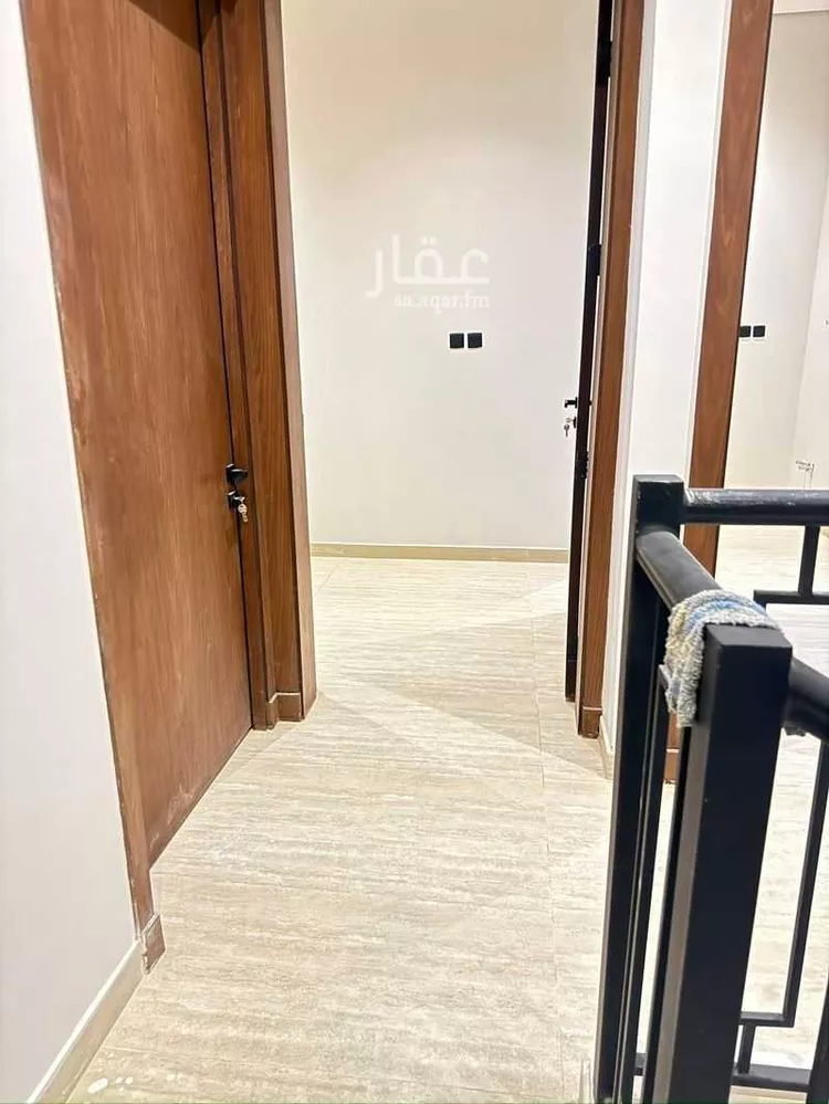 دور للبيع في شارع الطيبة, حي إشبيلية, مدينة الرياض, منطقة الرياض 8