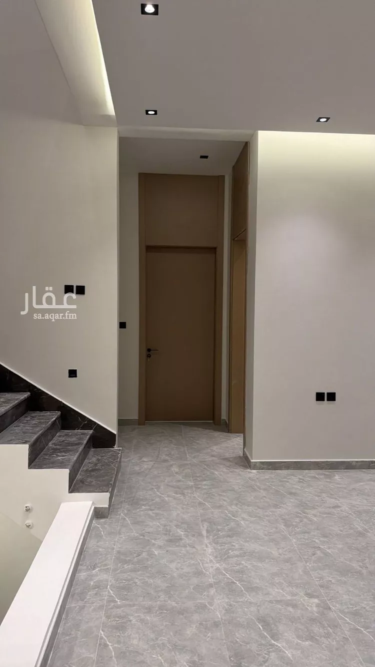 فيلا للبيع في شارع الجدين, حي إشبيلية, مدينة الرياض, منطقة الرياض صورة 4