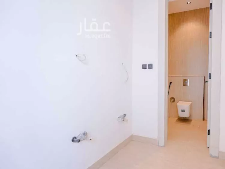 فيلا للبيع في شارع علي بن عبدالكريم, حي إشبيلية, مدينة الرياض, منطقة الرياض 25