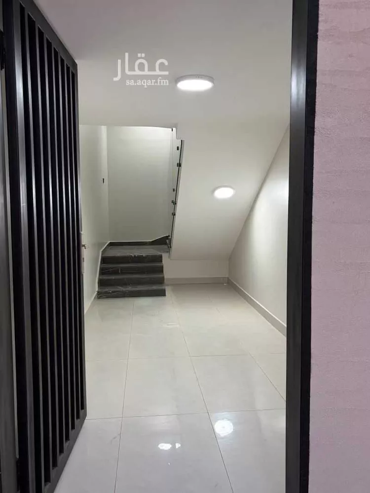 دور للبيع في شارع عمر بن ذر, حي الملك فيصل, مدينة الرياض, منطقة الرياض صورة 2