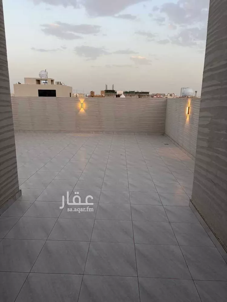 دور للبيع في شارع عمر بن ذر, حي الملك فيصل, مدينة الرياض, منطقة الرياض 8