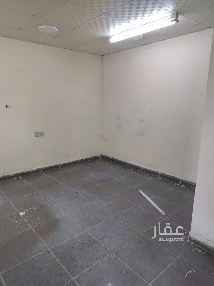 مستودع للإيجار في شارع مهيفة, حي المروج 1, مدينة جازان, منطقة جازان صورة 3