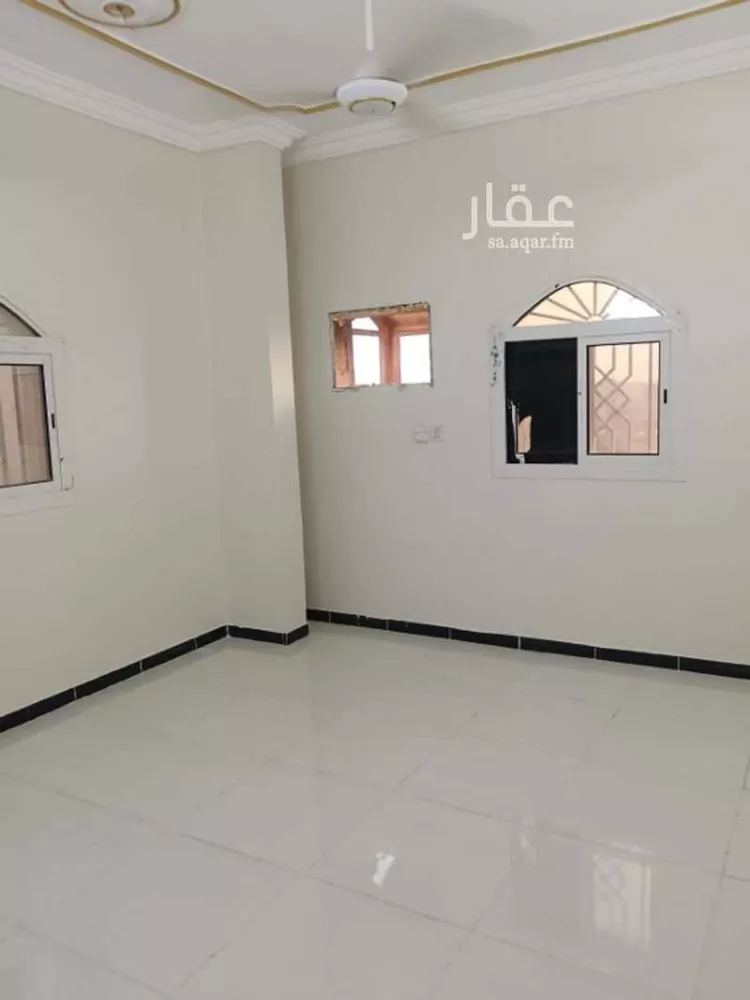 شقة للإيجار في شارع سعد بن ابي وقاص, حي السويس 1, مدينة جازان, منطقة جازان صورة 4