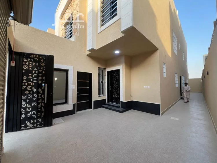 دور للبيع في شارع عبدالله بن دخيل, حي عكاظ, مدينة الرياض, منطقة الرياض صورة 3