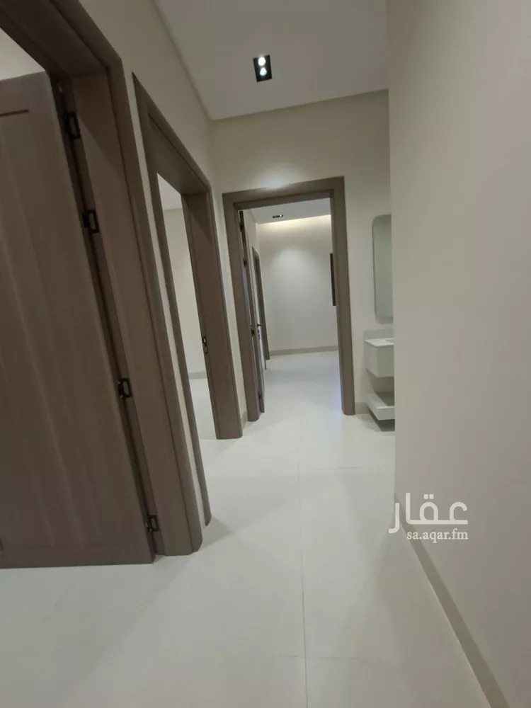 دور للبيع في شارع الشعاع, حي شبرا, مدينة الرياض, منطقة الرياض 7