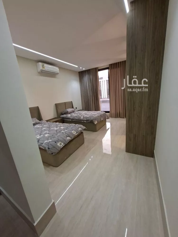 فيلا للبيع في شارع عبداللطيف المبارك, حي عكاظ, مدينة الرياض, منطقة الرياض 14