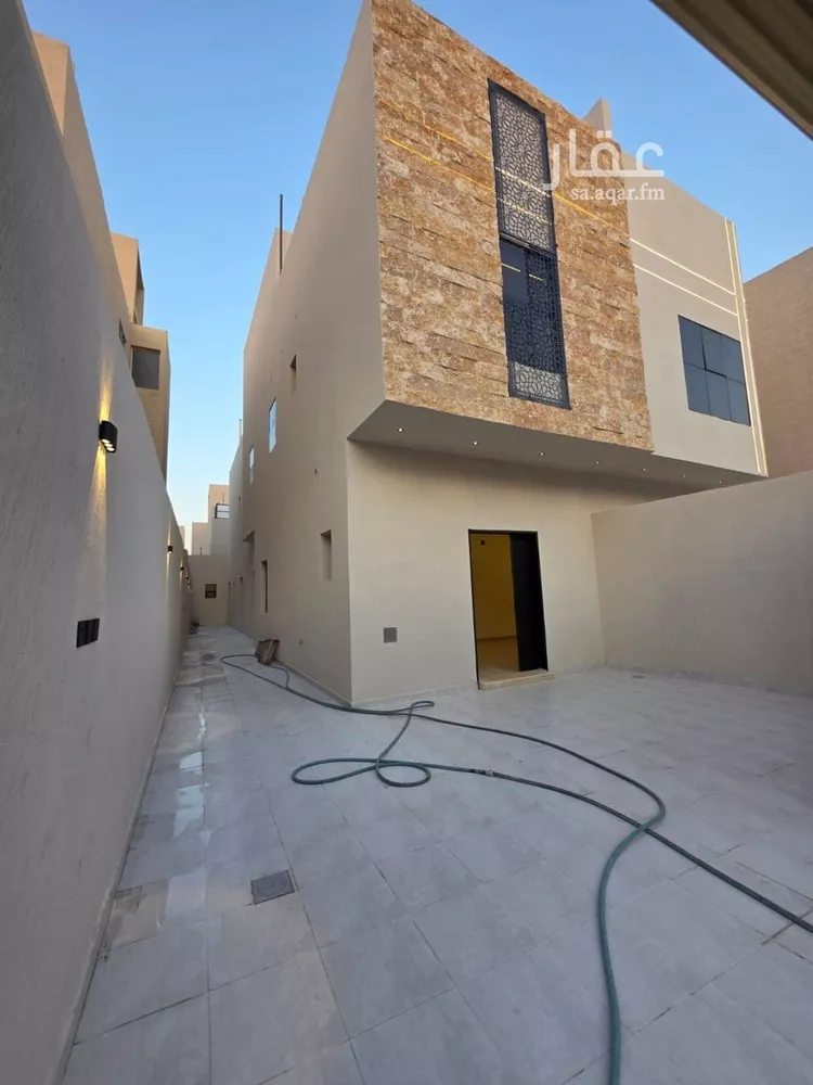 دور للبيع في شارع المحاني, حي الحزم, مدينة الرياض, منطقة الرياض صورة 2