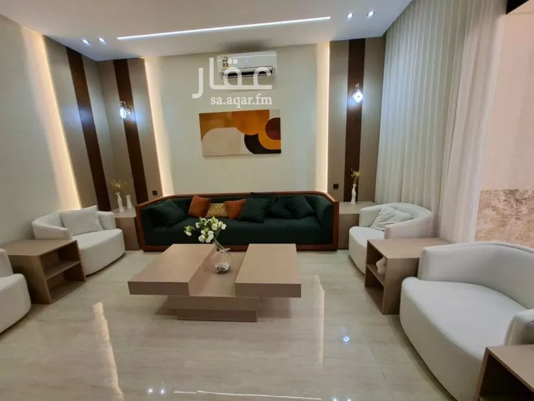 فيلا للبيع في شارع عبداللطيف المبارك, حي عكاظ, مدينة الرياض, منطقة الرياض صورة 2
