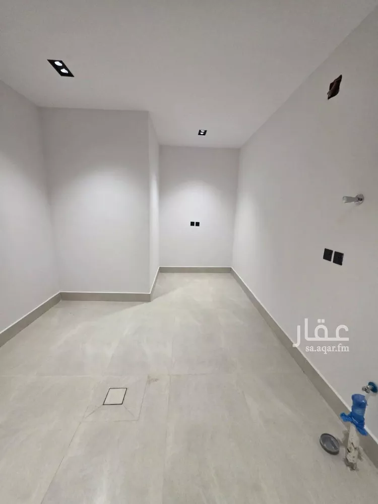 دور للبيع في شارع احمد بن رسلان, حي بدر, مدينة الرياض, منطقة الرياض 8