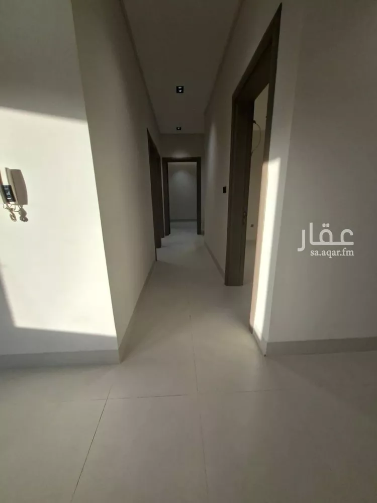دور للبيع في شارع هشام بن بشير, حي السويدي الغربي, مدينة الرياض, منطقة الرياض 9