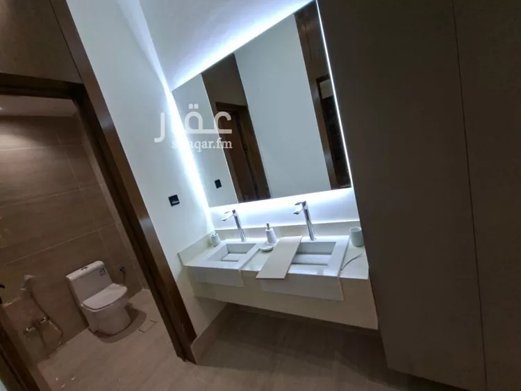 فيلا للبيع في شارع عبداللطيف المبارك, حي عكاظ, مدينة الرياض, منطقة الرياض 8
