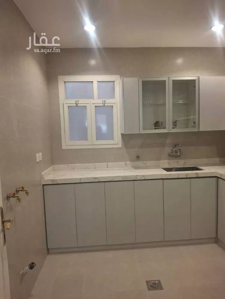 عمارة للإيجار في شارع ابي اسحاق الشيبي, حي المعذر, مدينة الرياض, منطقة الرياض صورة 2