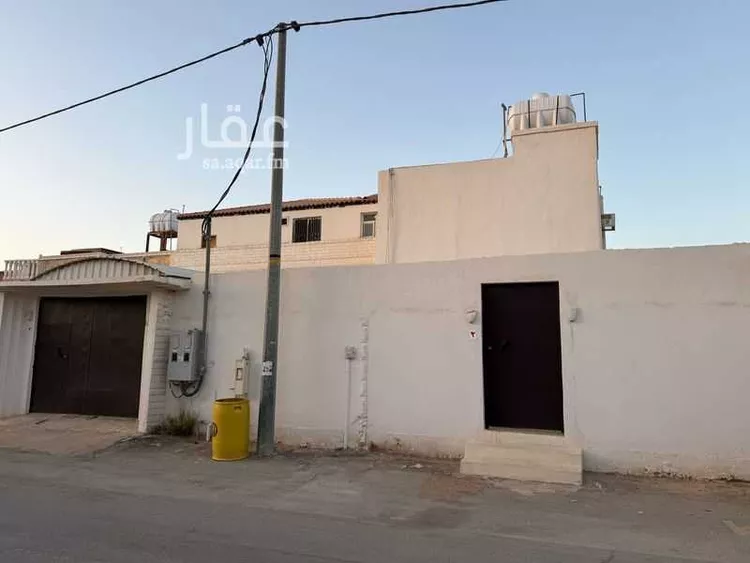 فيلا للبيع في شارع علي زين العابدين, حي الملك فهد, مدينة المجمعه, منطقة الرياض صورة 2
