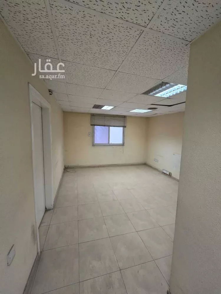 فيلا للإيجار في شارع الإمام عبدالله بن ثنيان آل سعود, حي الضباط, مدينة الرياض, منطقة الرياض صورة 4