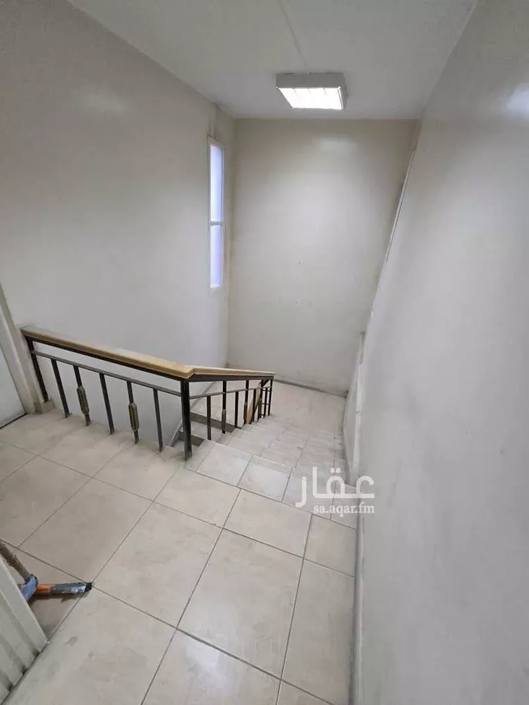 فيلا للإيجار في شارع الإمام عبدالله بن ثنيان آل سعود, حي الضباط, مدينة الرياض, منطقة الرياض صورة 3