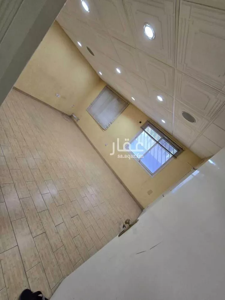 فيلا للإيجار في شارع الإمام عبدالله بن ثنيان آل سعود, حي الضباط, مدينة الرياض, منطقة الرياض صورة 5