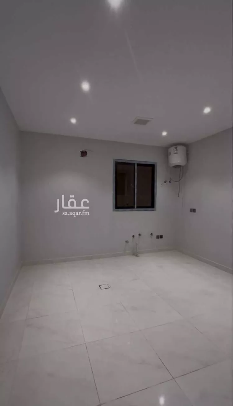 دور للبيع في شارع الحسن الخطير, حي عكاظ, مدينة الرياض, منطقة الرياض صورة 3