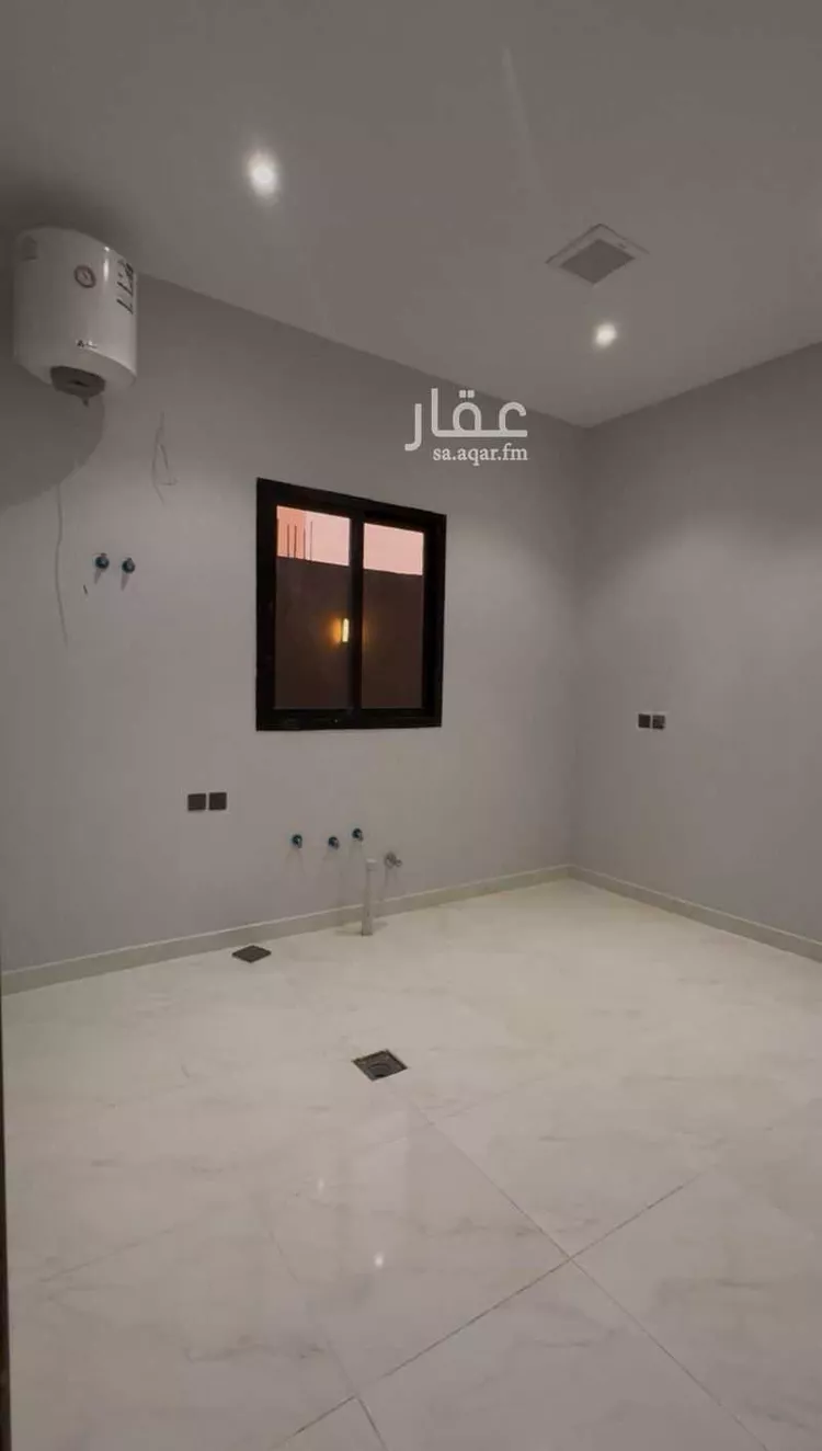 دور للبيع في شارع الحسن الخطير, حي عكاظ, مدينة الرياض, منطقة الرياض صورة 3