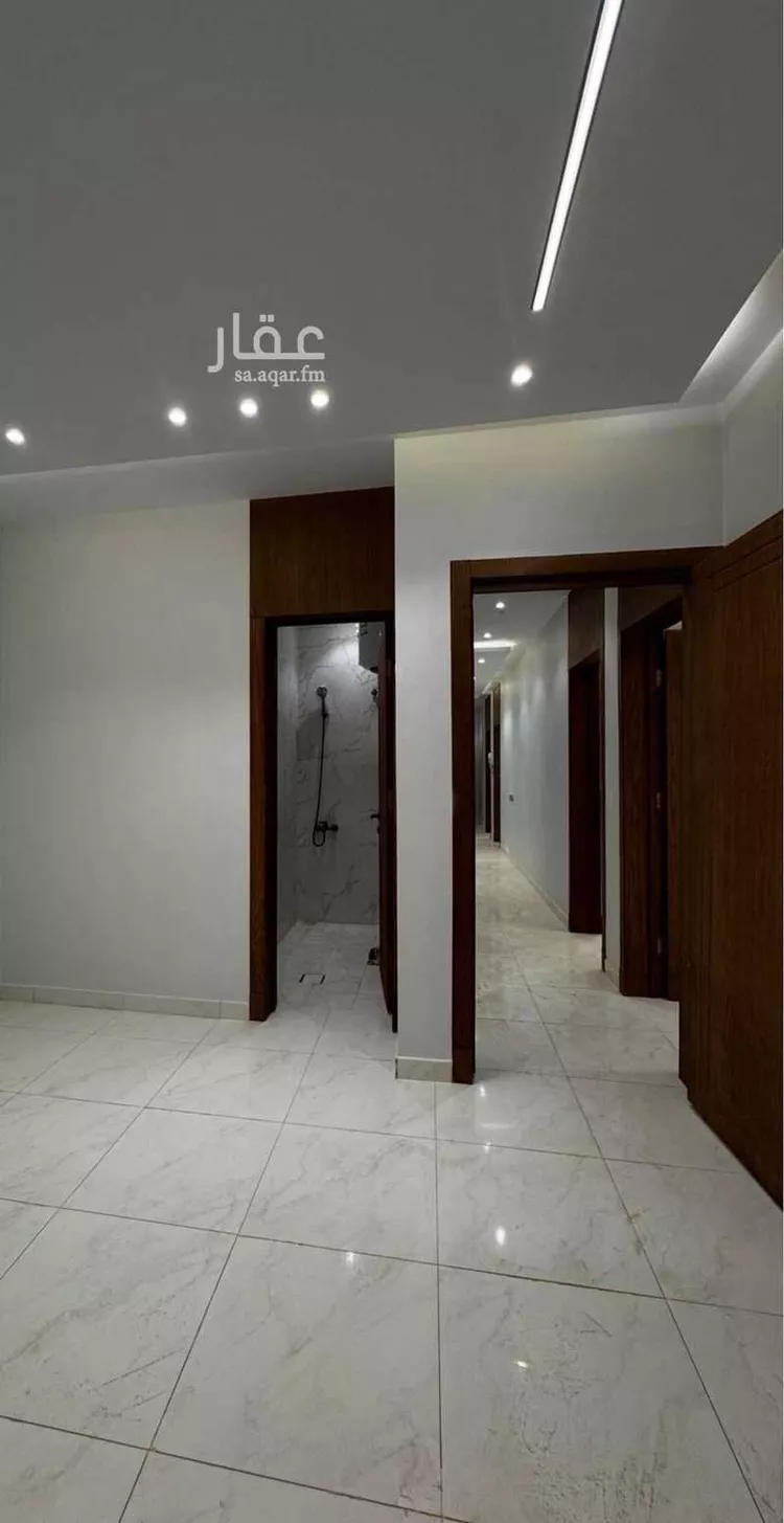 دور للبيع في شارع الحسن الخطير, حي عكاظ, مدينة الرياض, منطقة الرياض صورة 4