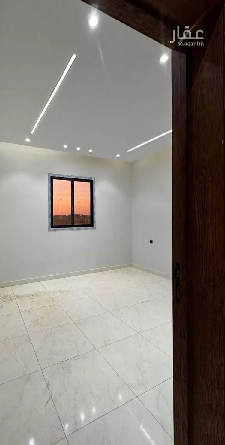 دور للبيع في شارع الحسن الخطير, حي عكاظ, مدينة الرياض, منطقة الرياض صورة 2