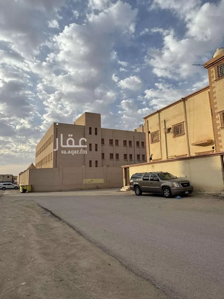 عمارة للبيع في شارع الامير حمود بن عبدالعزيز, حي الروضة, مدينة حفر الباطن, المنطقة الشرقية صورة 2