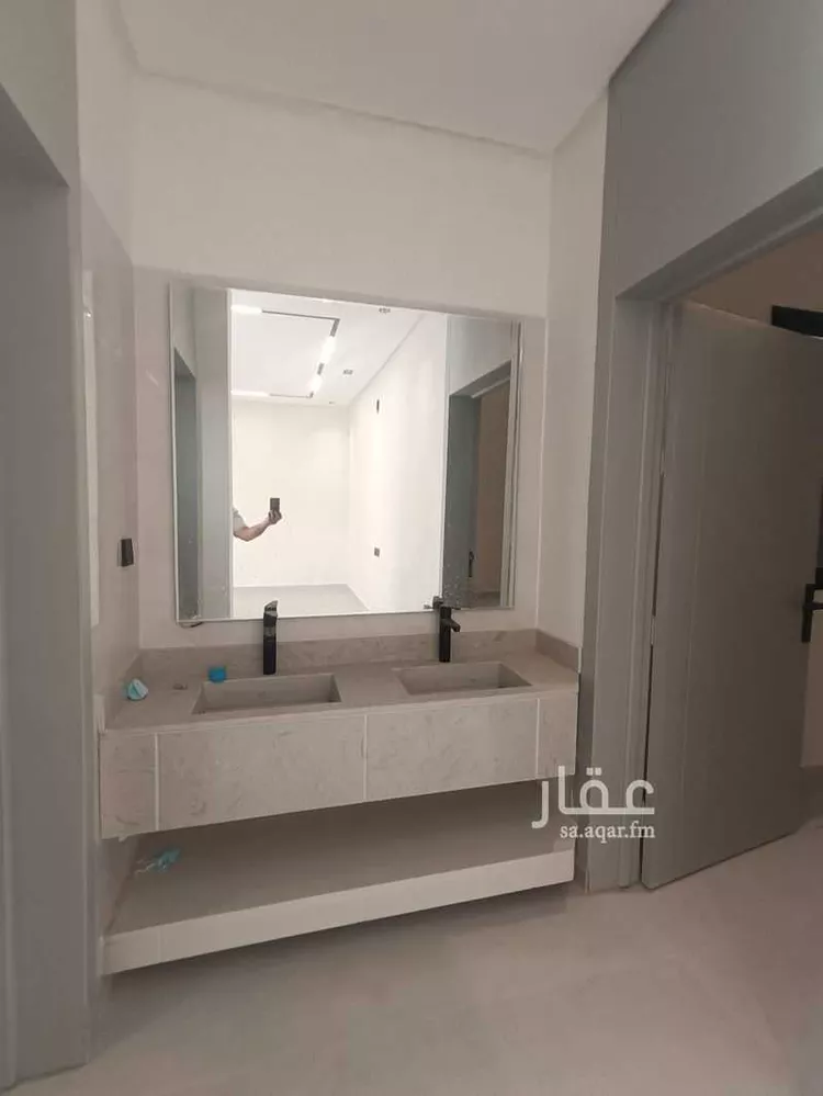 فيلا للبيع في شارع طريق ديراب الفرعي, حي عكاظ, مدينة الرياض, منطقة الرياض صورة 5