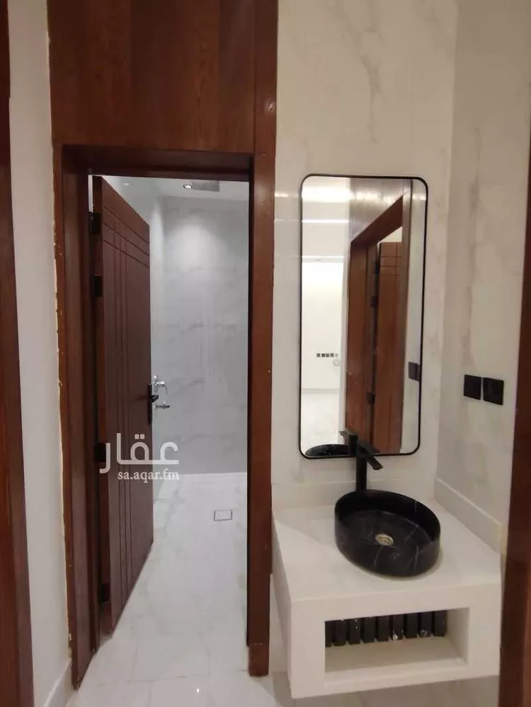 دور للبيع في شارع الإمام مسلم, حي بدر, مدينة الرياض, منطقة الرياض صورة 5