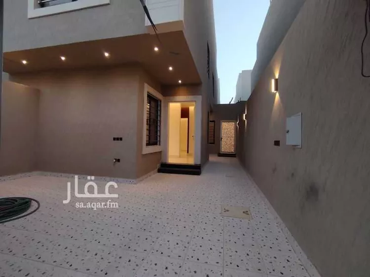 دور للبيع في شارع الإمام مسلم, حي بدر, مدينة الرياض, منطقة الرياض صورة 4