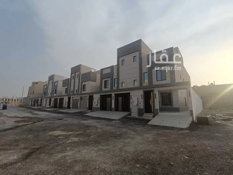 دور للبيع في شارع مسلم, حي بدر, مدينة الرياض, منطقة الرياض صورة 3