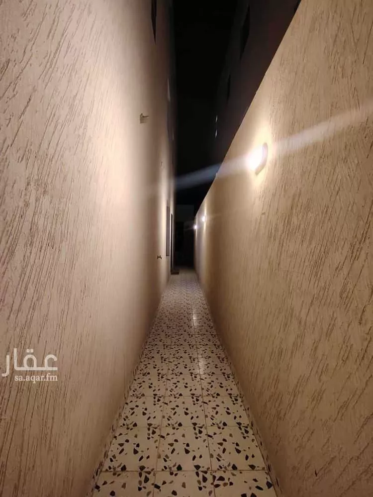 دور للبيع في شارع محمد بن احمد بن الضياء, حي عكاظ, مدينة الرياض, منطقة الرياض 33