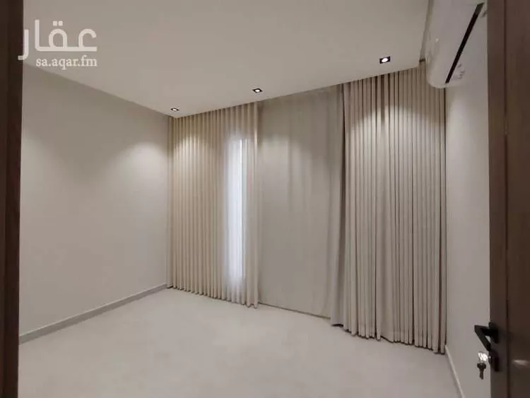 دور للبيع في شارع المغيره بن نوفل, حي عكاظ, مدينة الرياض, منطقة الرياض 8