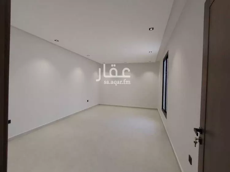 دور للبيع في شارع المغيره بن نوفل, حي عكاظ, مدينة الرياض, منطقة الرياض 10