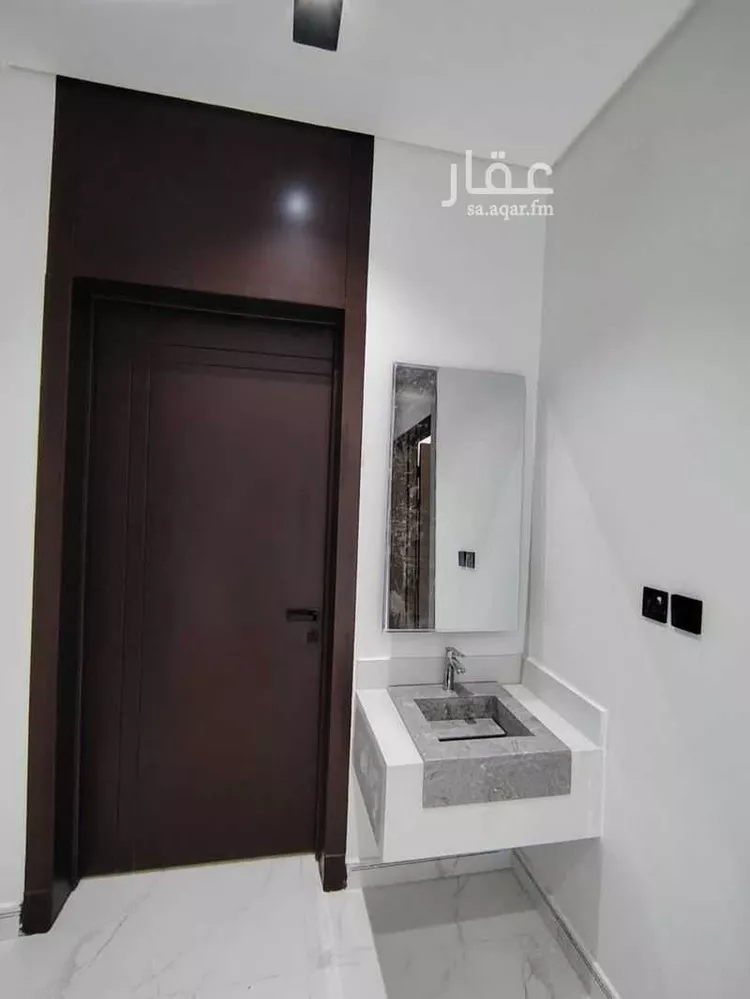 دور للبيع في شارع محمد بن احمد بن الضياء, حي عكاظ, مدينة الرياض, منطقة الرياض 15