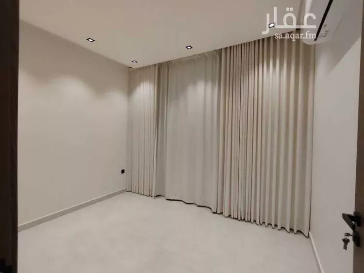 دور للبيع في شارع المغيره بن نوفل, حي عكاظ, مدينة الرياض, منطقة الرياض 13