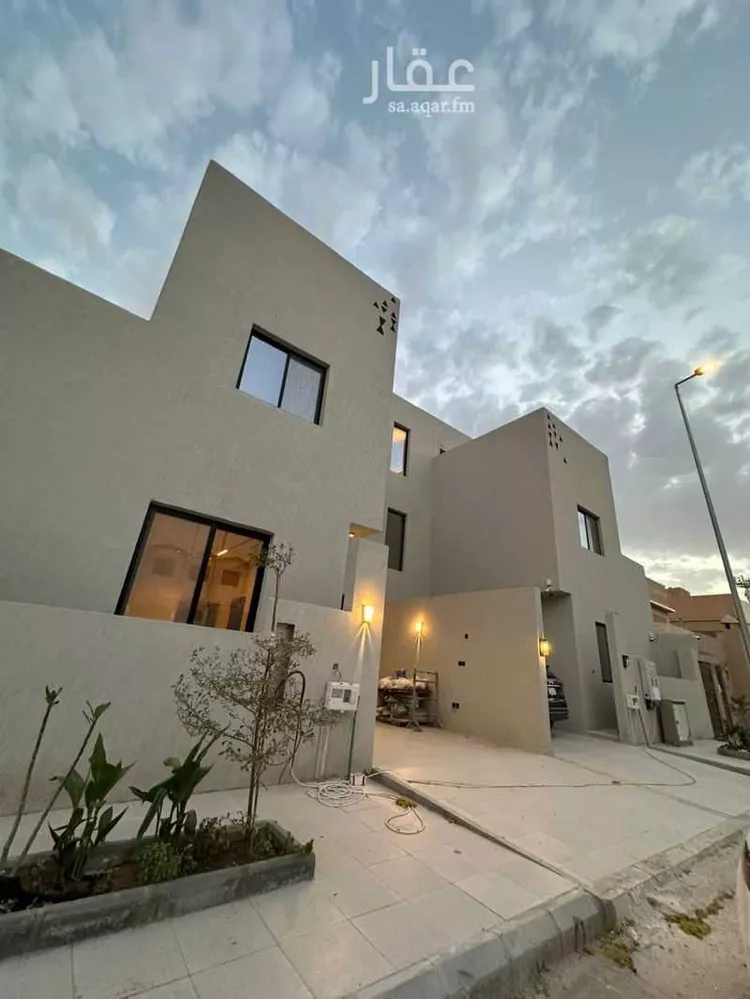 فيلا للبيع في شارع العارض, حي الخالدية, مدينة الدرعية, منطقة الرياض