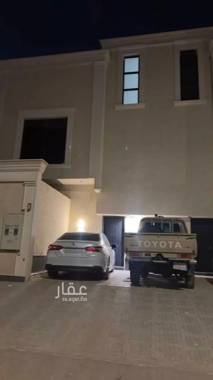 Floor for Rent in Riyadh Al Janadriyah 12