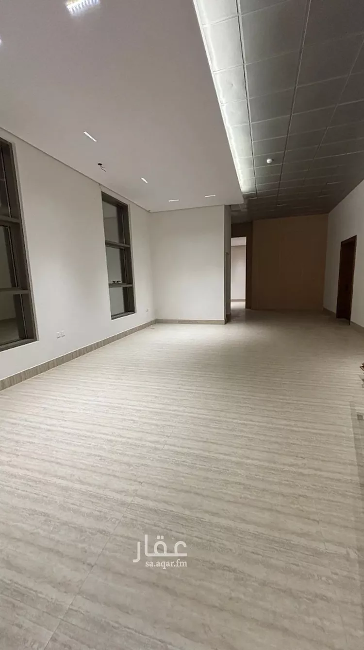 مكتب تجاري للإيجار في شارع ابي بكر الصديق الفرعي, حي الياسمين, مدينة الرياض, منطقة الرياض صورة 2