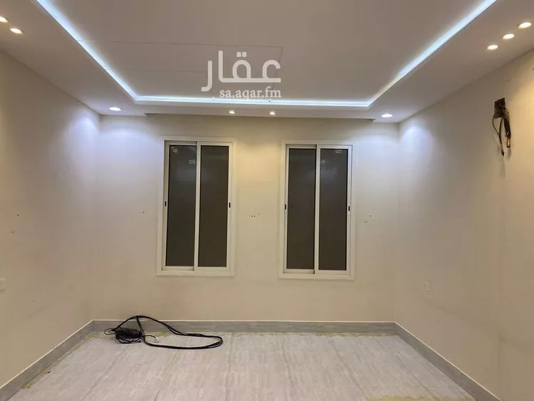 فيلا للبيع في شارع عاقل بن حبيب, حي عكاظ, مدينة الرياض, منطقة الرياض 8