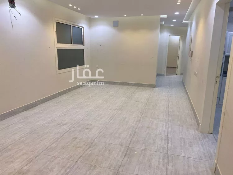 فيلا للبيع في شارع عاقل بن حبيب, حي عكاظ, مدينة الرياض, منطقة الرياض صورة 2