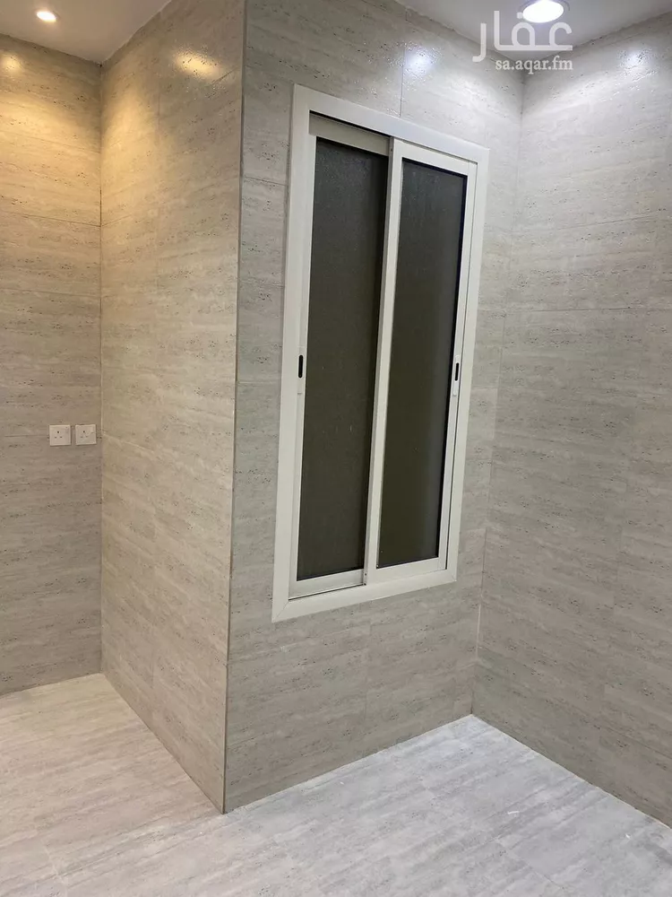 فيلا للبيع في شارع عاقل بن حبيب, حي عكاظ, مدينة الرياض, منطقة الرياض صورة 3