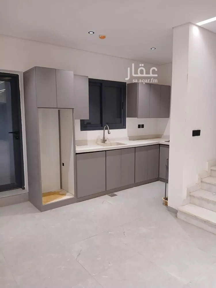 فيلا للإيجار في شارع عبدالله بن حبان, حي الرمال, مدينة الرياض, منطقة الرياض صورة 3