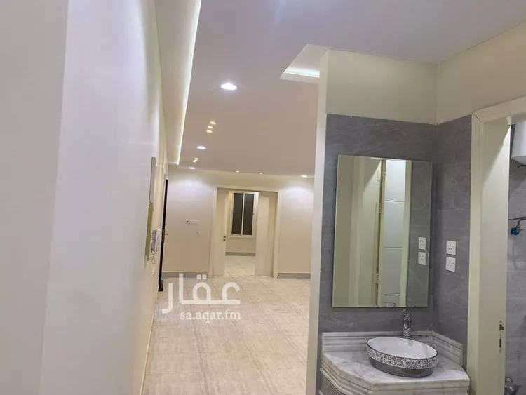 فيلا للبيع في شارع عاقل بن حبيب, حي عكاظ, مدينة الرياض, منطقة الرياض