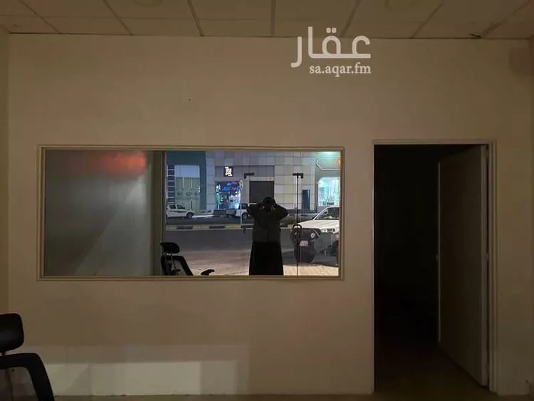 محل للإيجار في شارع الأمير سلطان بن عبدالعزيز ، حي السليمانية ، عنيزة ، عنيزة صورة 2