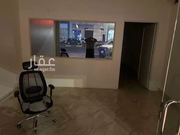 محل للإيجار في شارع الأمير سلطان بن عبدالعزيز ، حي السليمانية ، عنيزة ، عنيزة
