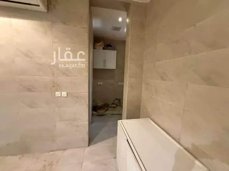 Floor for Rent in Riyadh Al Olaya 8