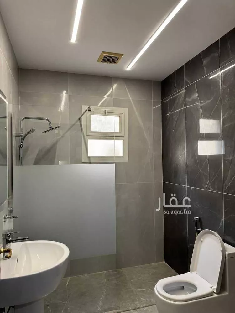 فيلا للإيجار في شارع المهندس مساعد العنقري, حي الورود, مدينة الرياض, منطقة الرياض صورة 5