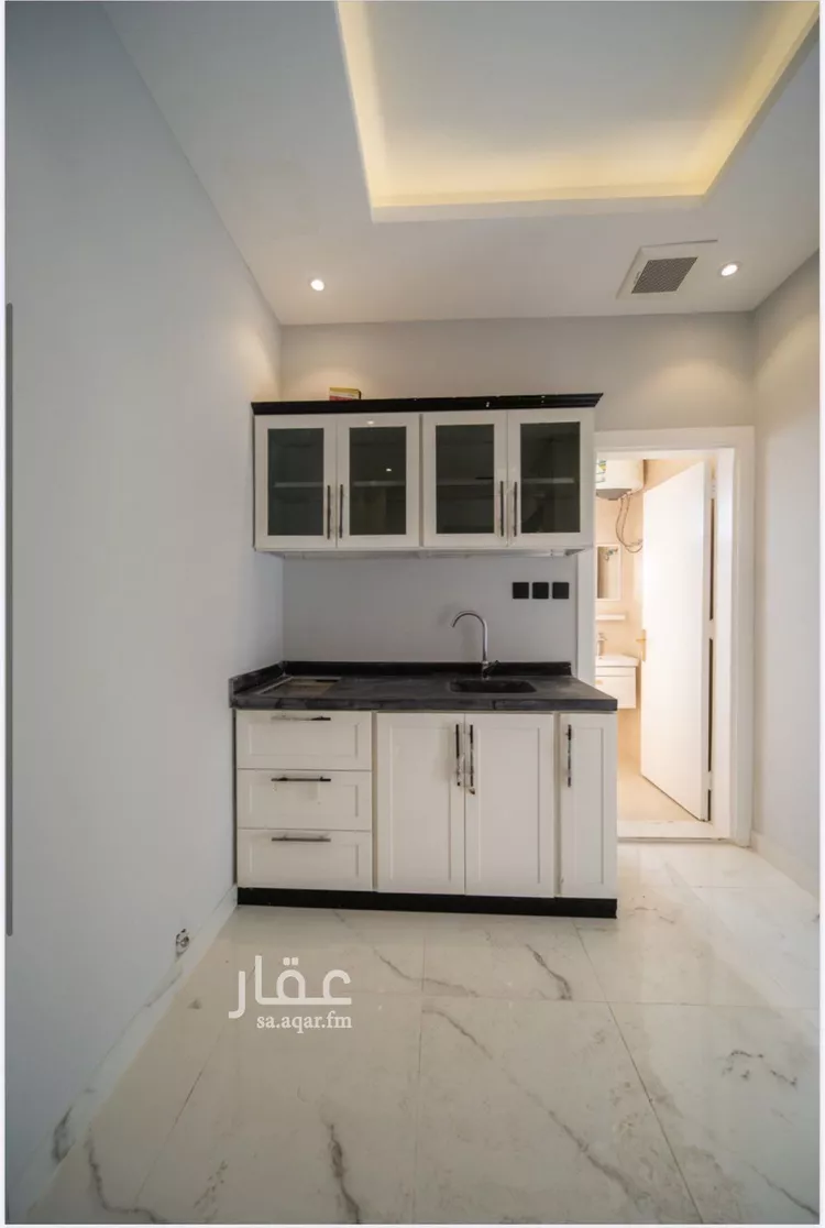 شقة للإيجار في شارع طريق الملك عبد الله, حي مغرزات, مدينة الرياض, منطقة الرياض صورة 2
