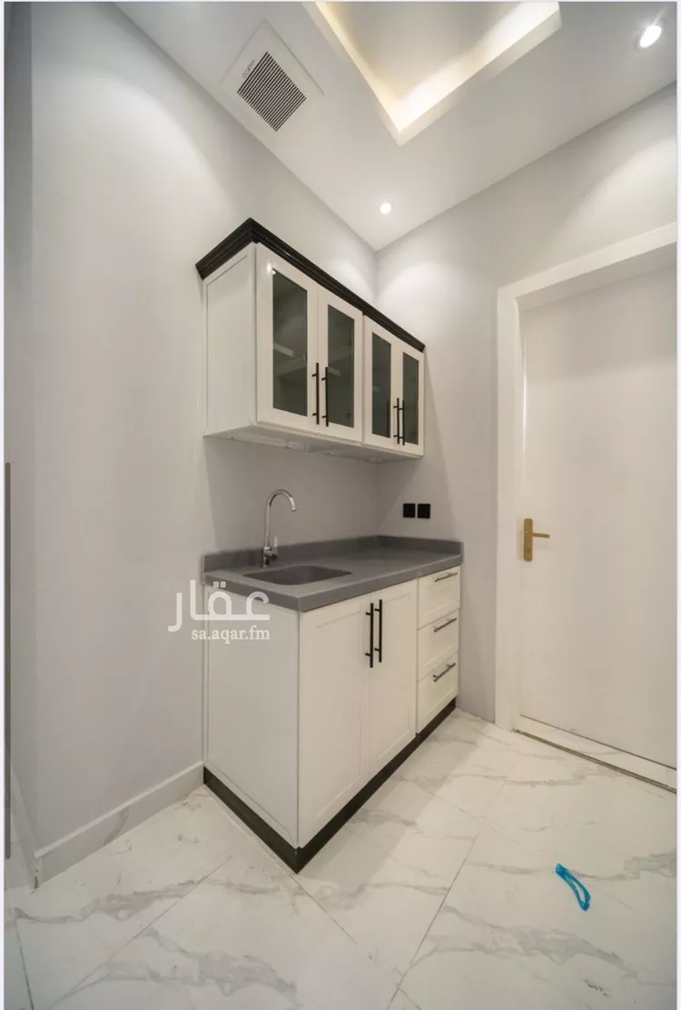 شقة للإيجار في شارع طريق الملك عبد الله, حي مغرزات, مدينة الرياض, منطقة الرياض صورة 3