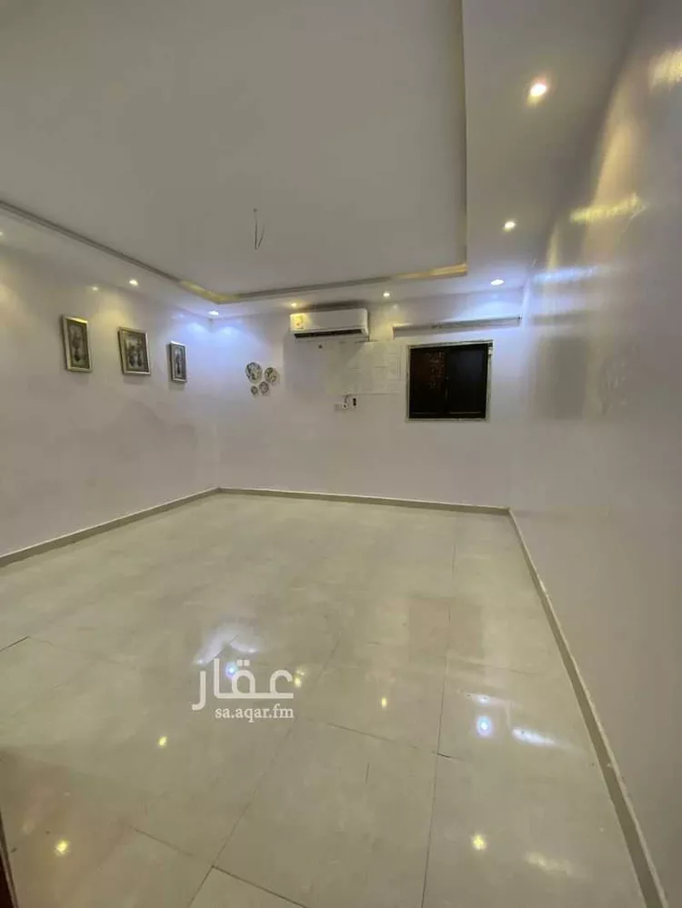 فيلا للبيع في شارع الدفاع, حي إشبيلية, مدينة الرياض, منطقة الرياض صورة 3